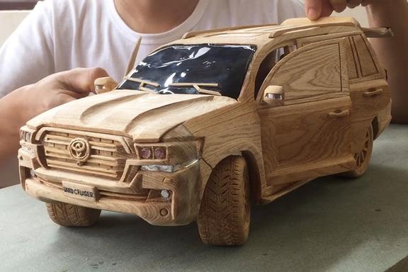 Toyota land cruiser wood carving