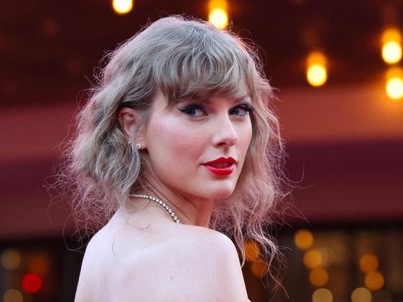 Taylor swift sells $67 million private jet amid flight tracking controversy