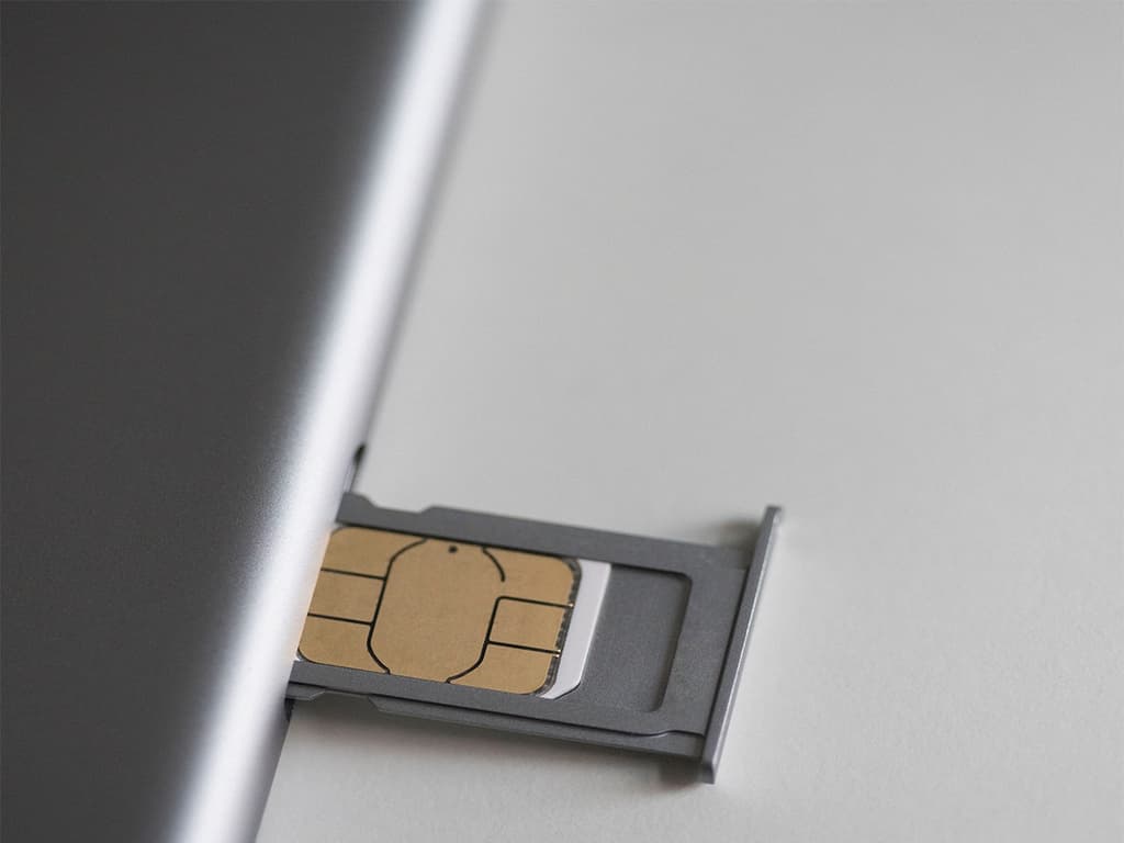 Apple iPhone & iPad SIM Card Size Guide Man of Many