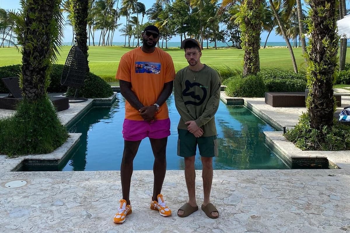 Lebron links with bad bunny 1