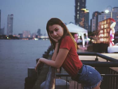 OnlyFans is Banning 'Sexually Explicit' Videos From its Site | Man of Many