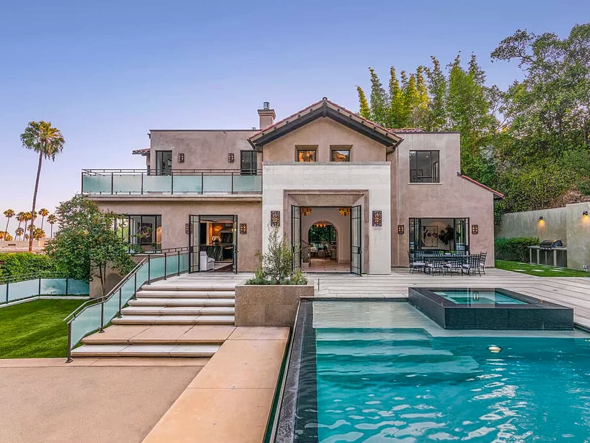 Rihanna house hollywood hills 16