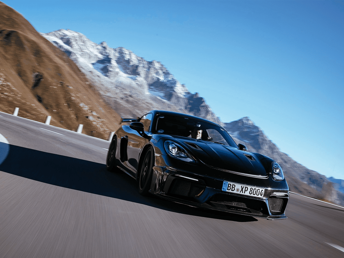 Porsche cayman gt4 rs 7