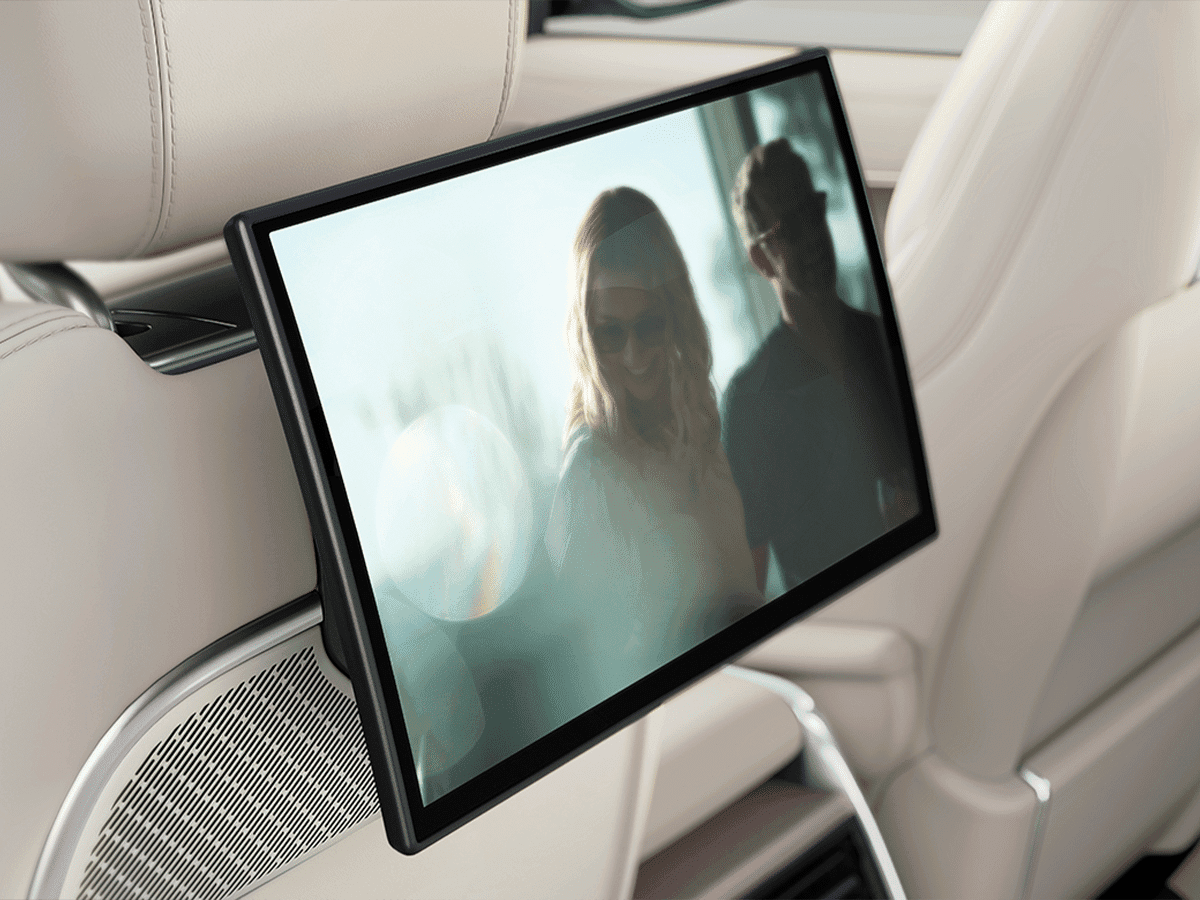 Range rover interior rear screen