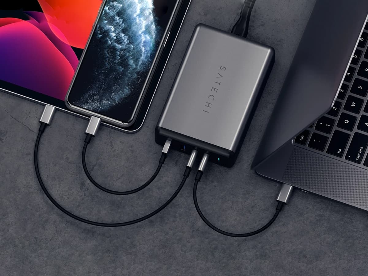 Satechi 108w pro usb c desktop charger 1