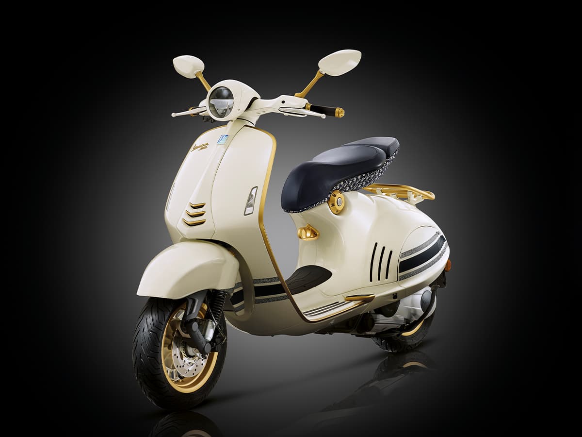 4 christian dior vespa 946