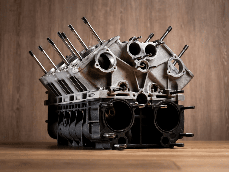 Mclaren mp4 2 f1 engine block side