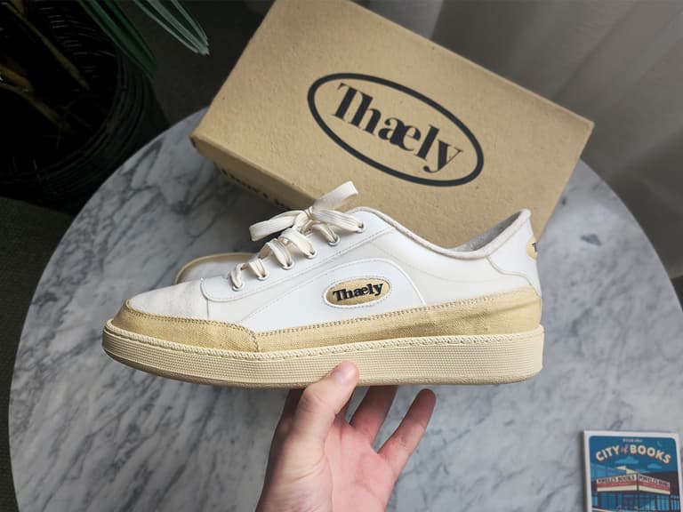 Best vegan sneakers thaely