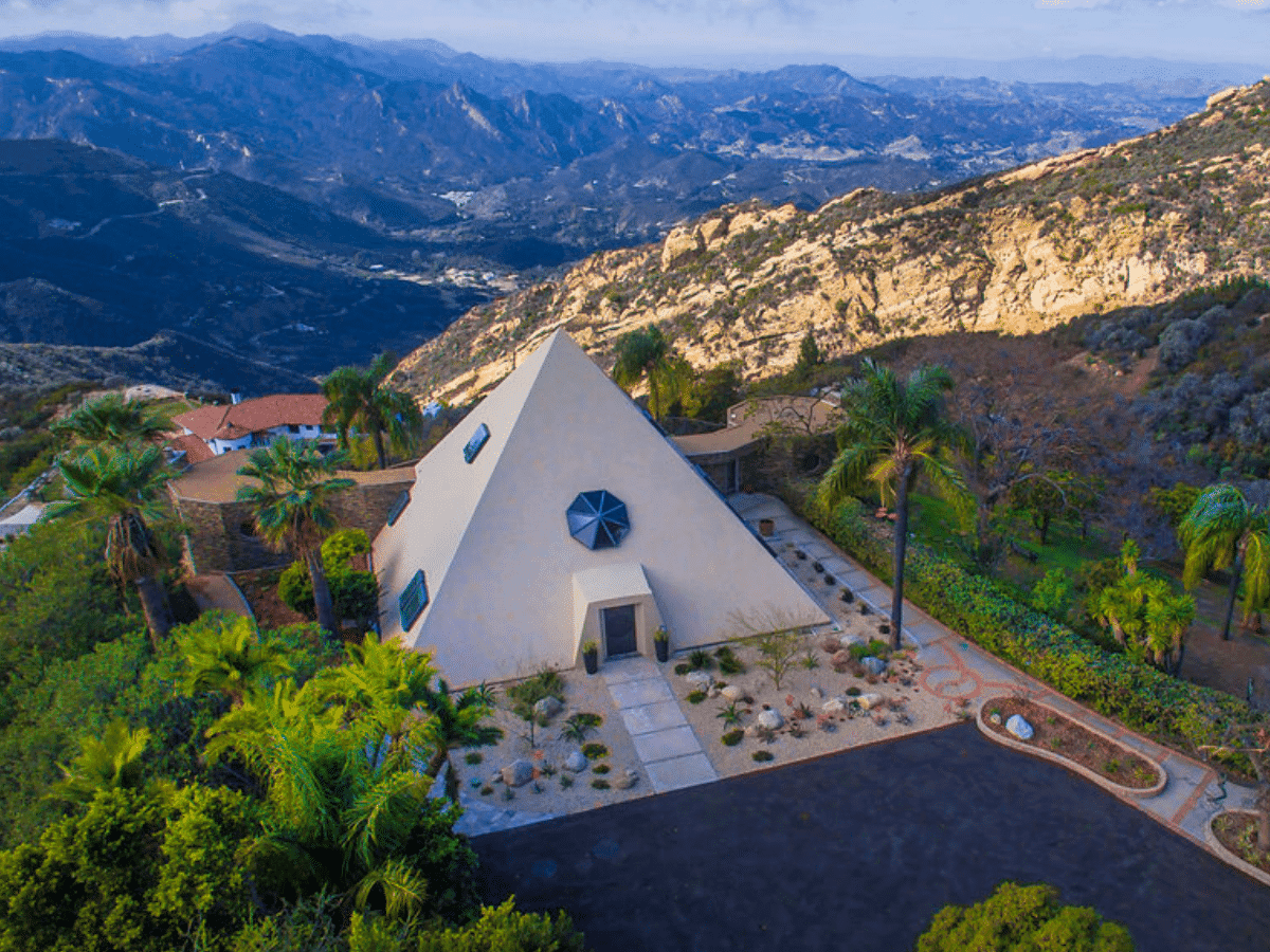 Pyramid house feature