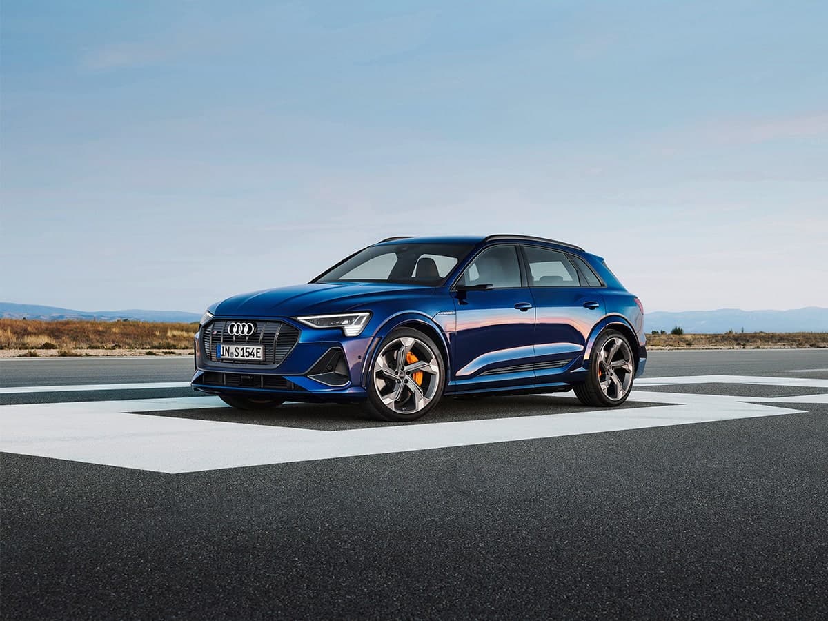 2022 audi e tron s feature 2