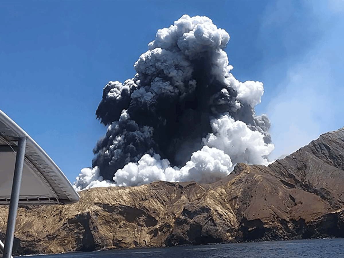 THE VOLCANO: RESCUE FROM WHAKAARI