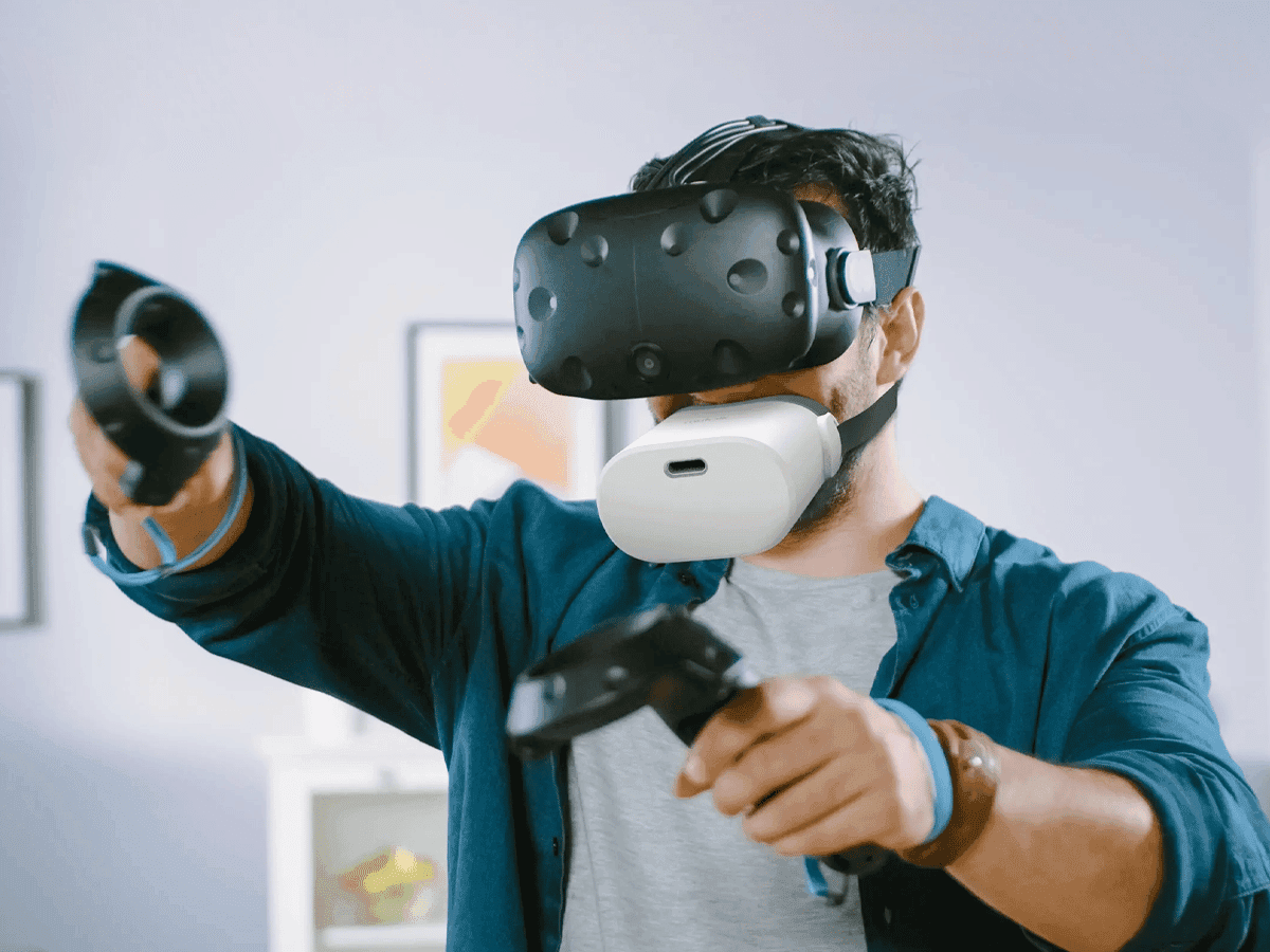 Mutalk VR microphone | Image: Shiftall