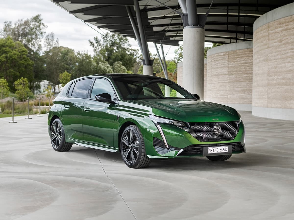 Peugeot 308 gt premium hatch front quarter