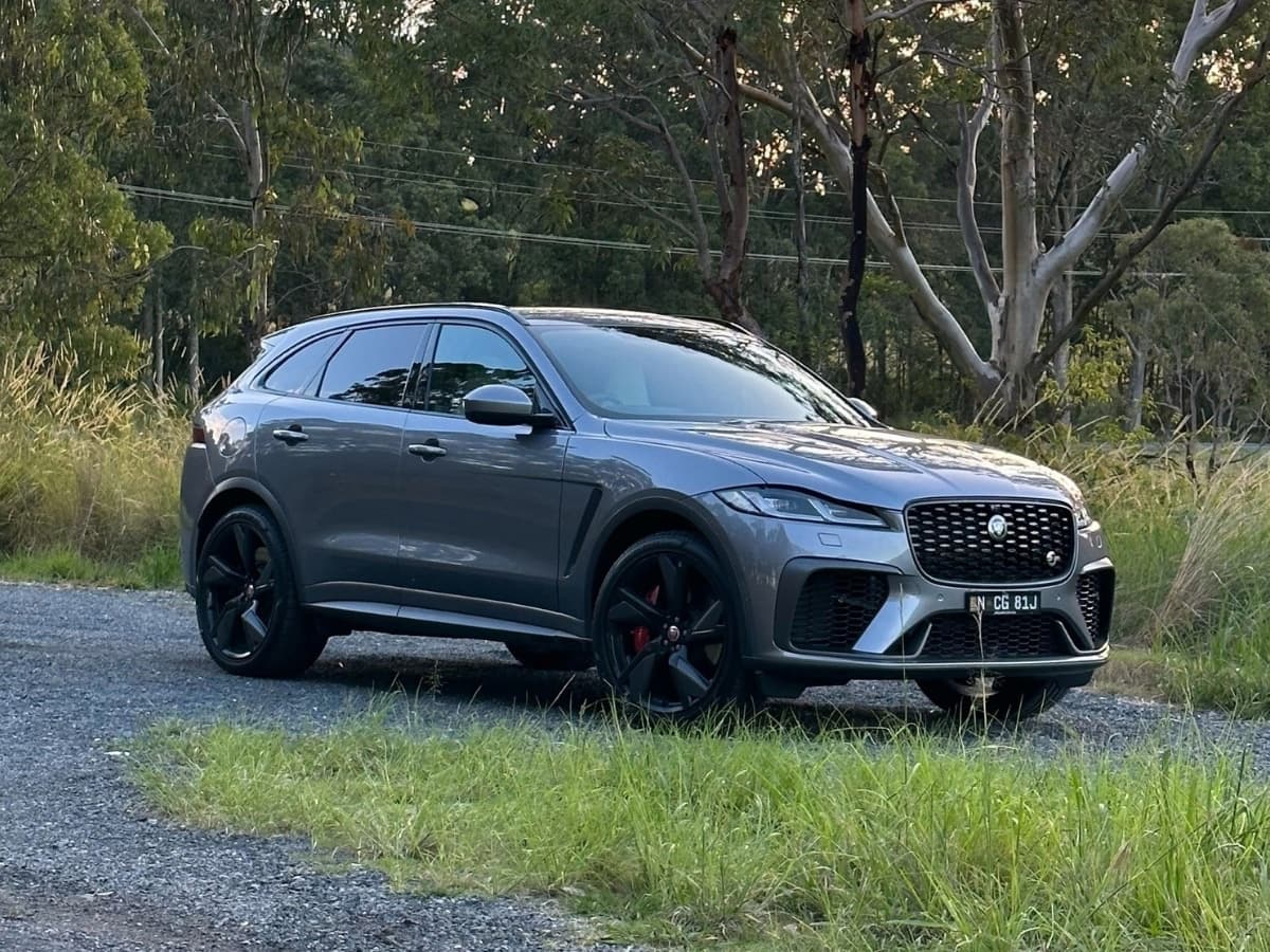 2023 jaguar f pace svr 1
