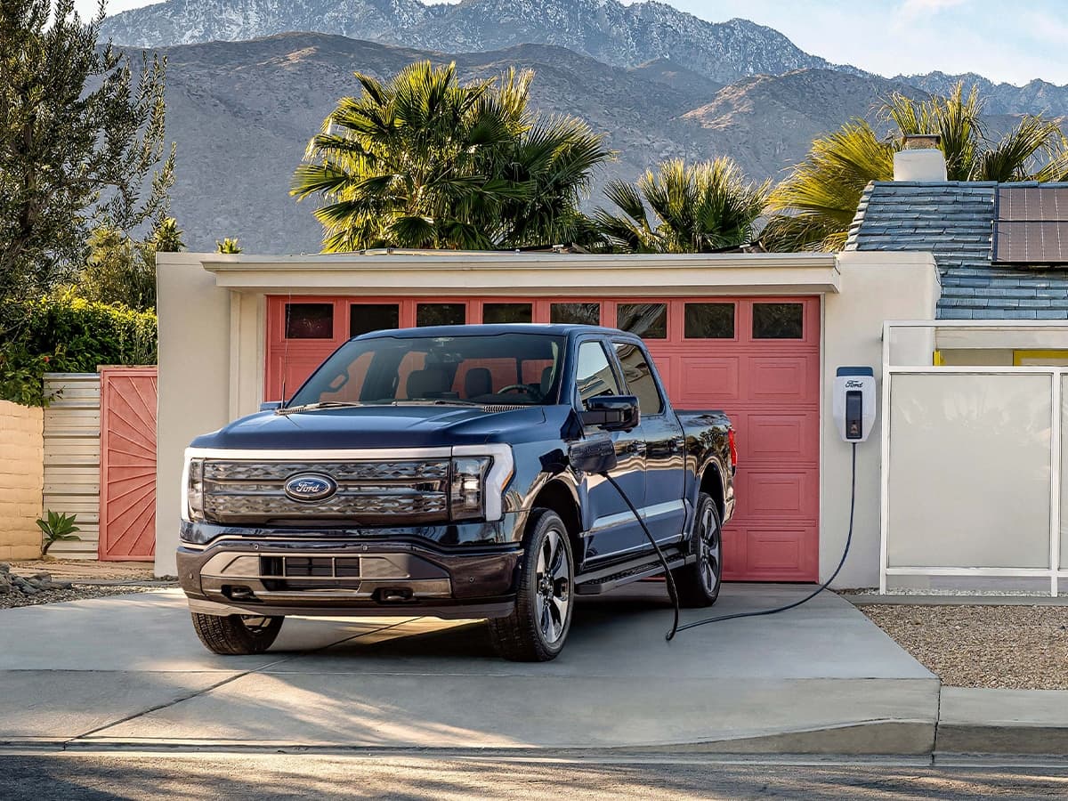 Ford f 150 lightning powering a house
