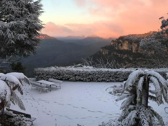 Best places to see snow near sydney