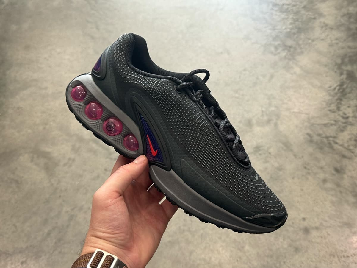 Air max dn in hand