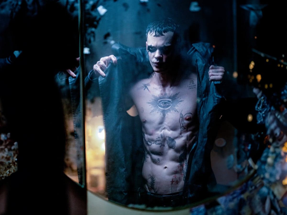 Bill Skarsgård in 'The Crow' reboot (2024) | Image: Vanity Fair