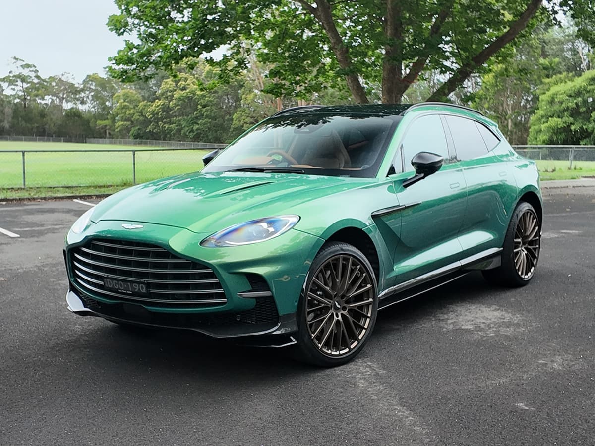 2025 aston martin dbx707 feature image