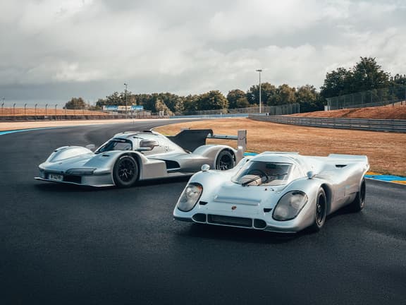Porsche 963 RSP with the historic Porsche 917 | Image: Porsche