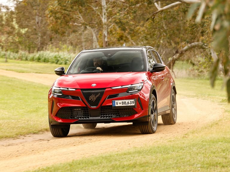2026 alfa romeo junior feature