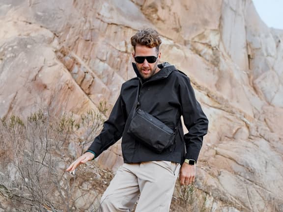 Bellroy Venture 6L Sling Crossbody Bag | Image: Bellroy