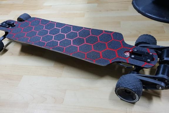 DIY Electric skateboard three quarter front