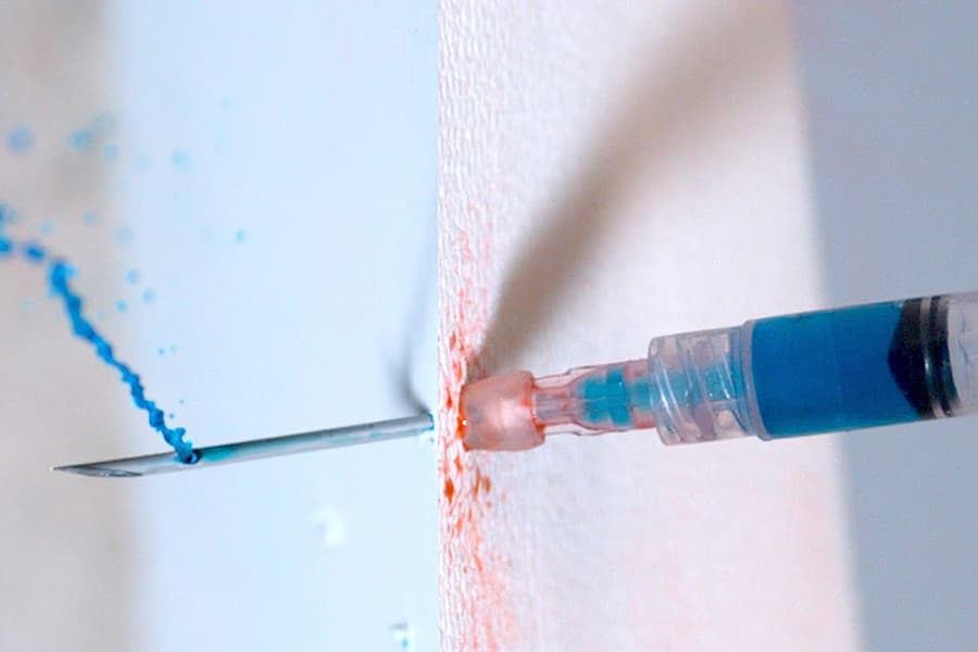 How a Tranquilizer Dart Works in Slow Motion