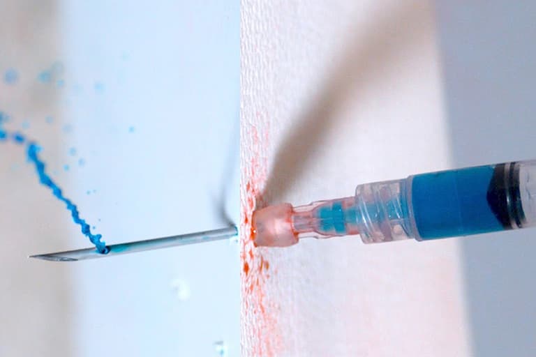 How a Tranquilizer Dart Works in Slow Motion