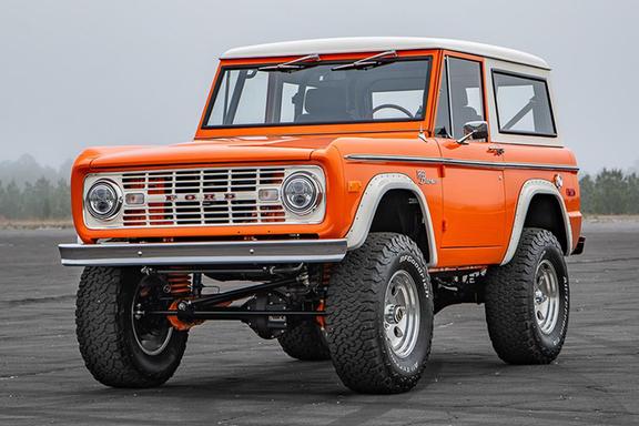 Pristine 1974 Ford Bronco up for Auction in Florida side