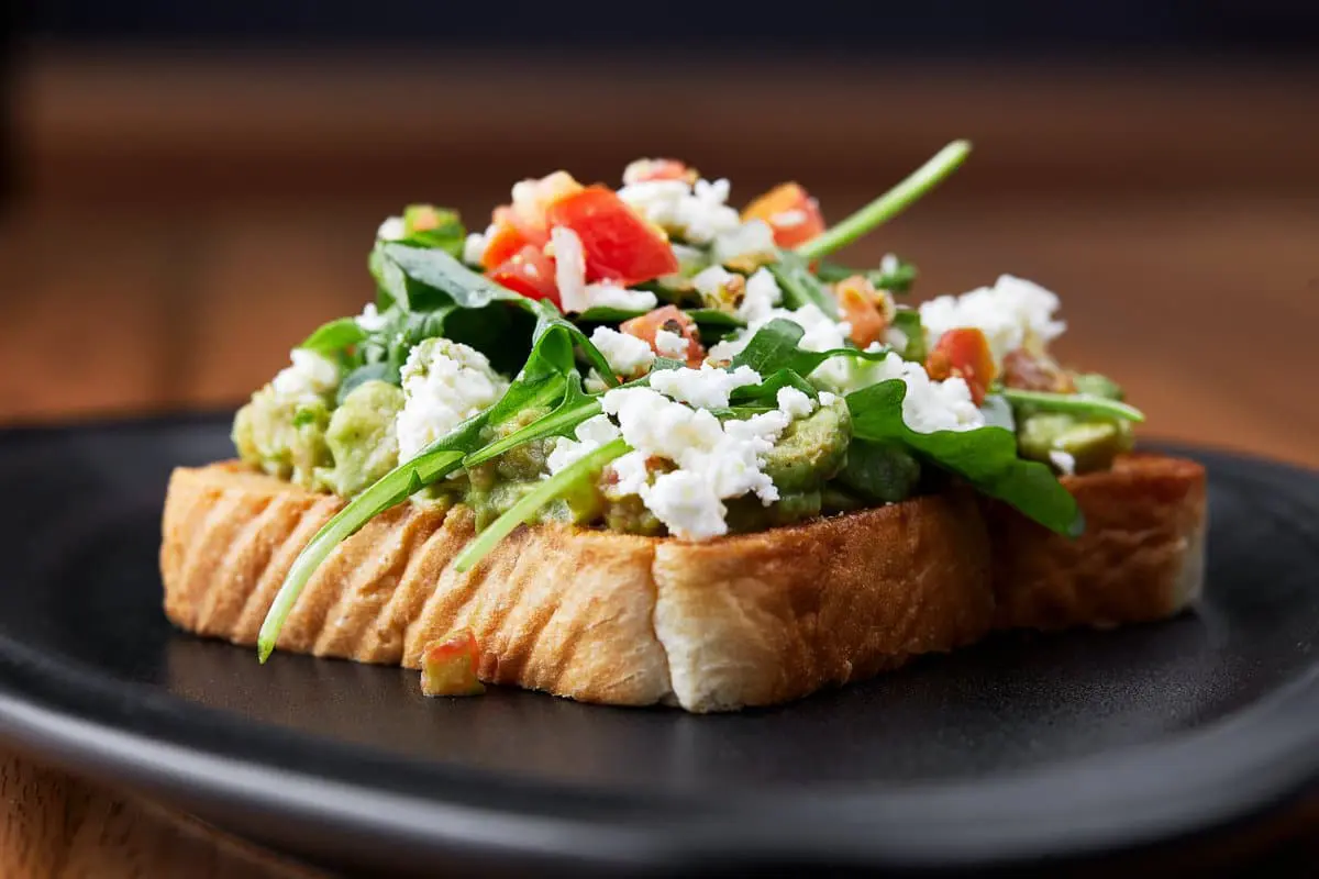 Avocado Toast with Cottage Cheese and tomato