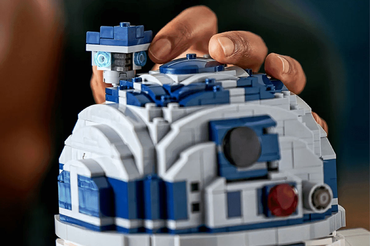 Lego r2d2 watch out for trouble