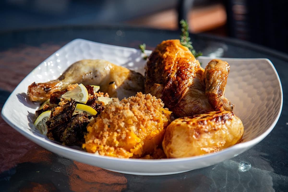 charcoal chicken with lemon and potatoes