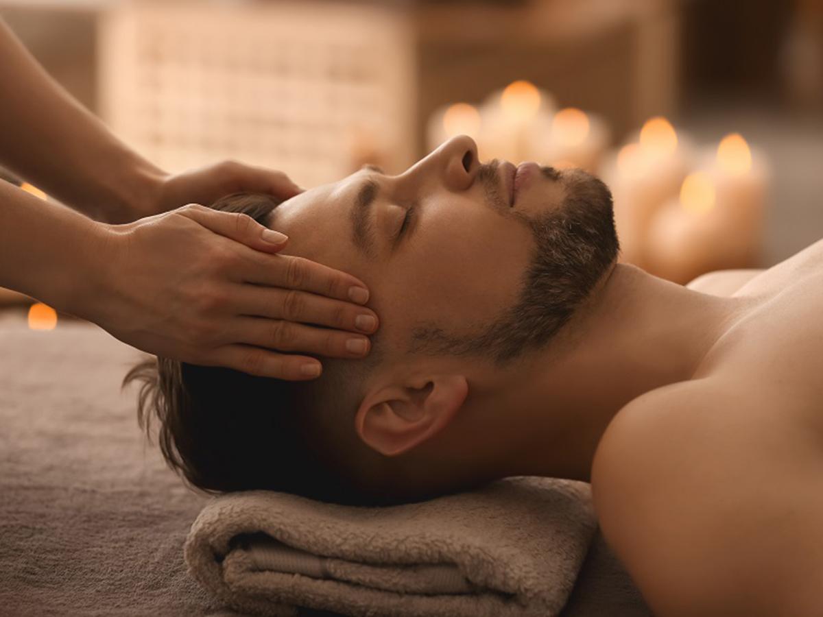 man massage therapy