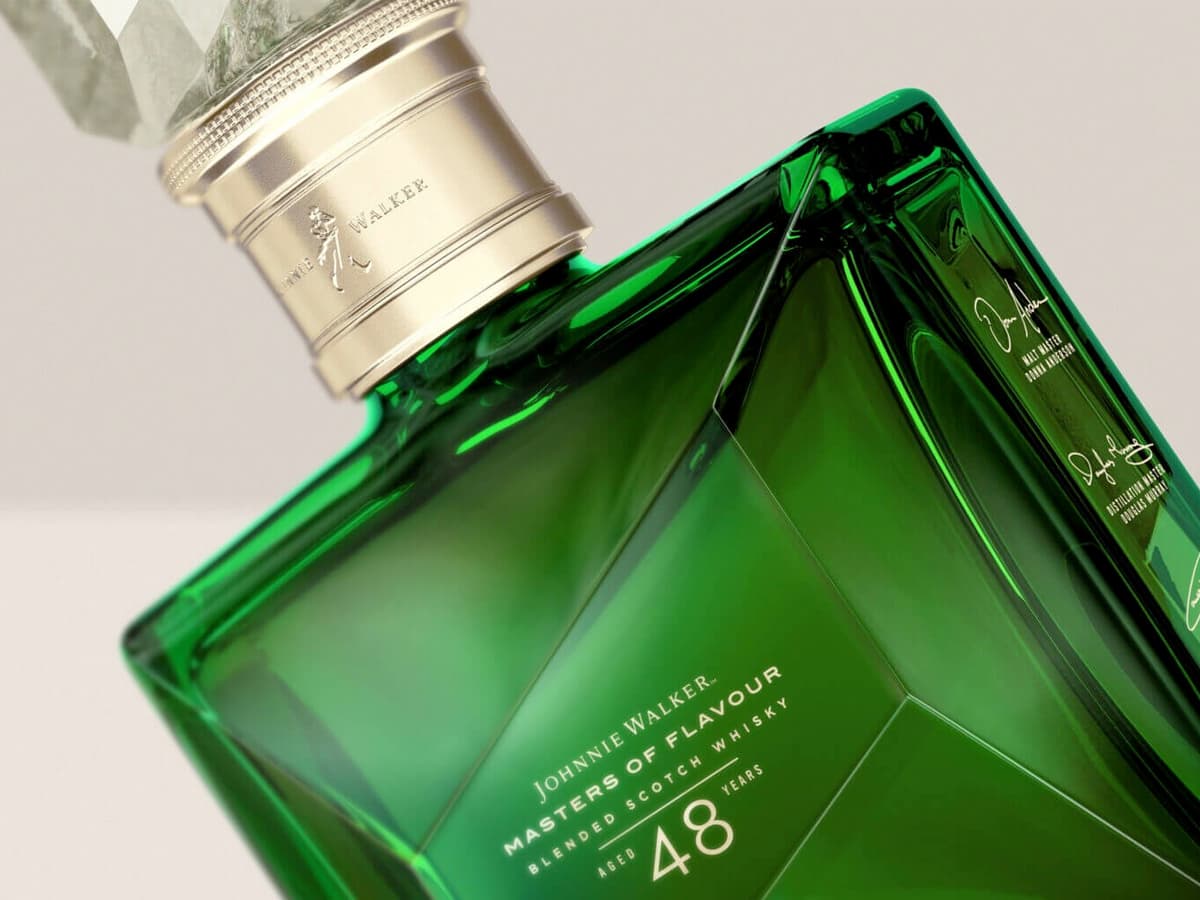 7 johnniewalker masters of flavour blended scotchwhisky aged 48years