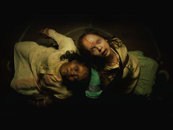 Angela Fielding (Lidya Jewett) and Katherine (Olivia Marcum) in The Exorcist: Believer │ Image: Universal Pictures