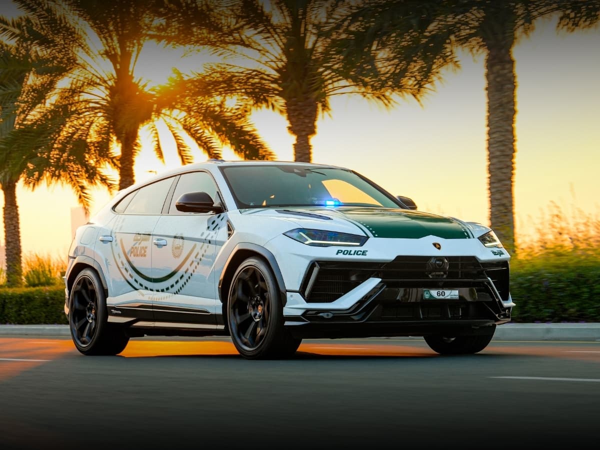 Dubai police lamborghini urus performante front end