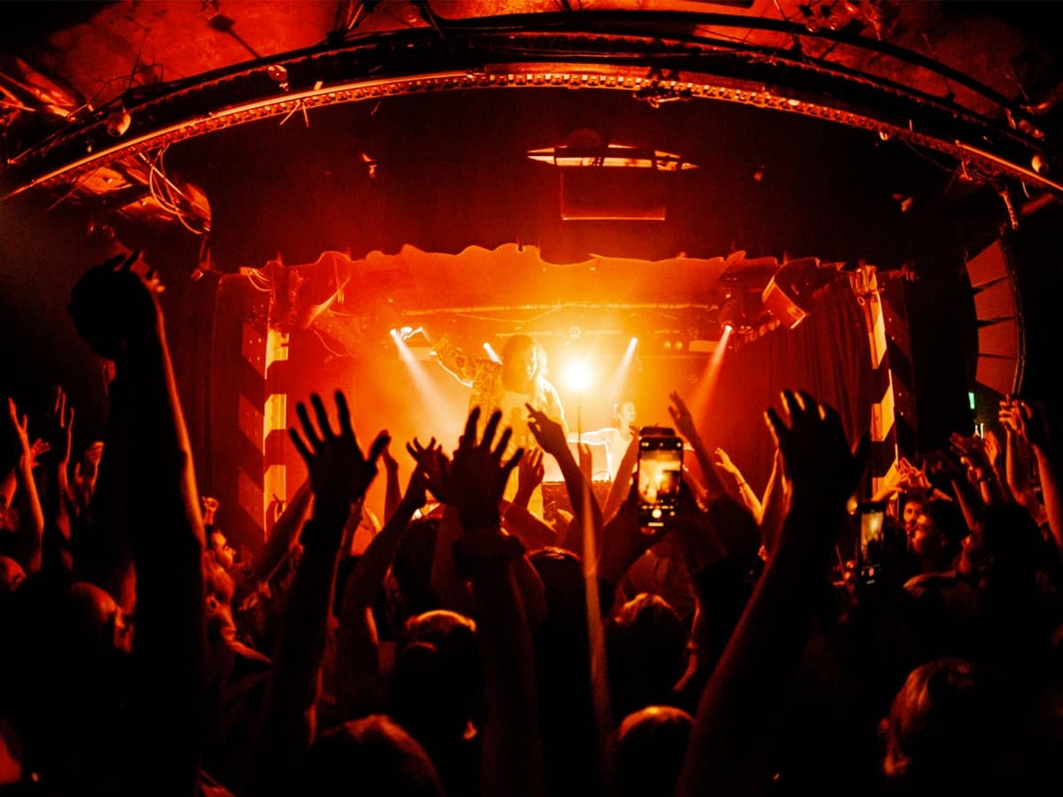 Fun date ideas in sydney catch some live music at your local