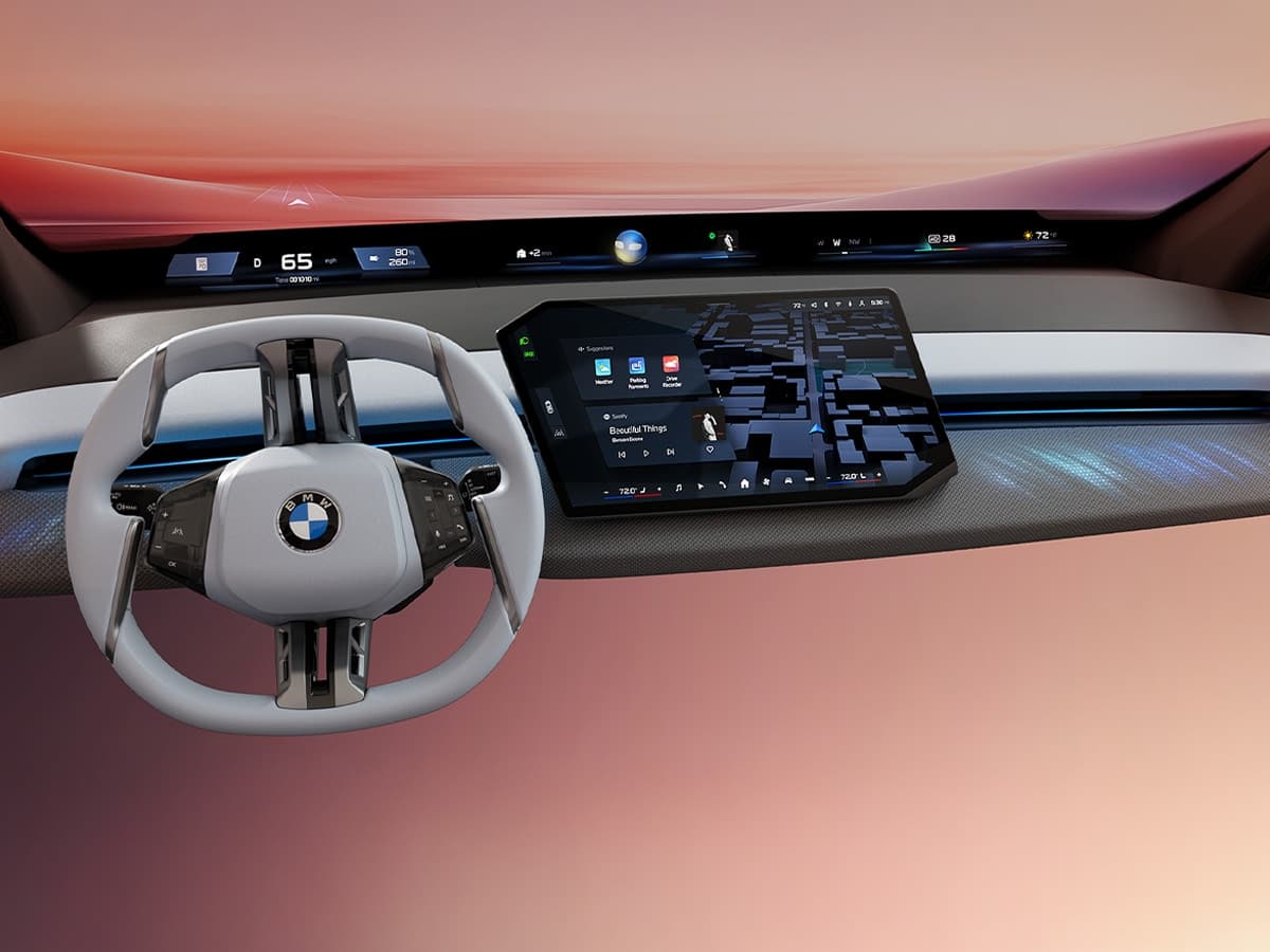 Bmw debuts 'a pillar to a pillar' panoramic idrive