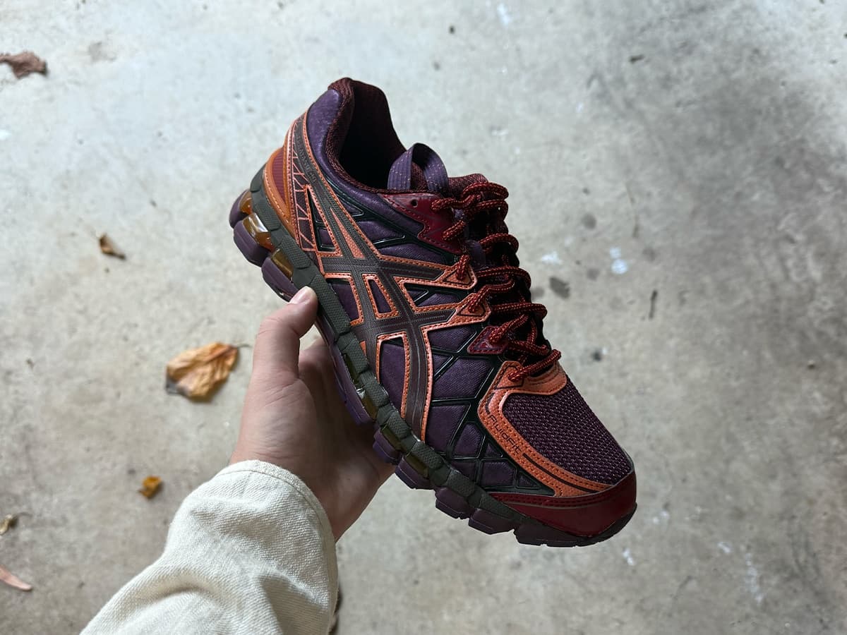 Asics ub10 s gel kayano 20 deep plum beet juice in hand 2