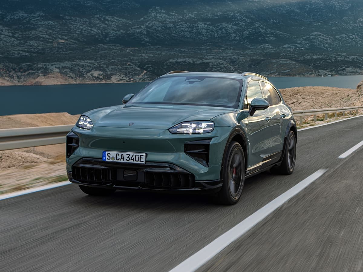 2026 porsche cayenne turbo electric front three quarter