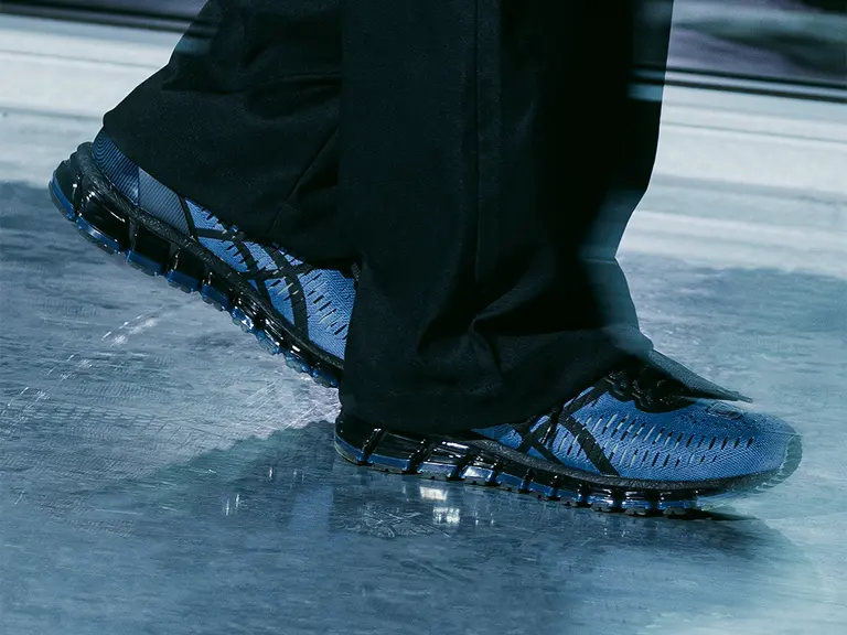 Asics sportstyle x c p company gel quantum 360 blue on foot