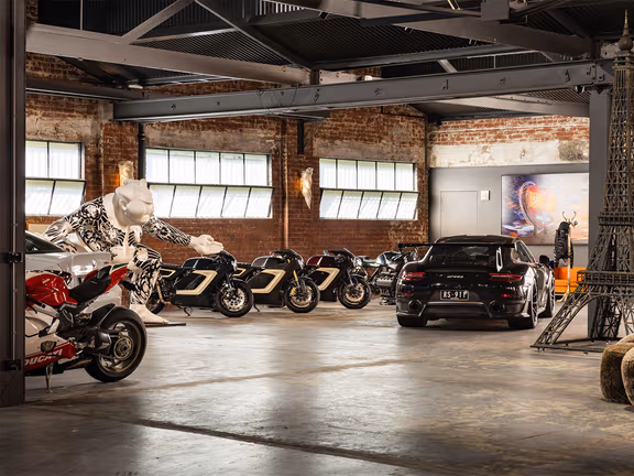 Australia's best mancave 9 11 bloomburg street 0008 imgi 68 101a9535 hdr 8851 69f191f6795cf scaled