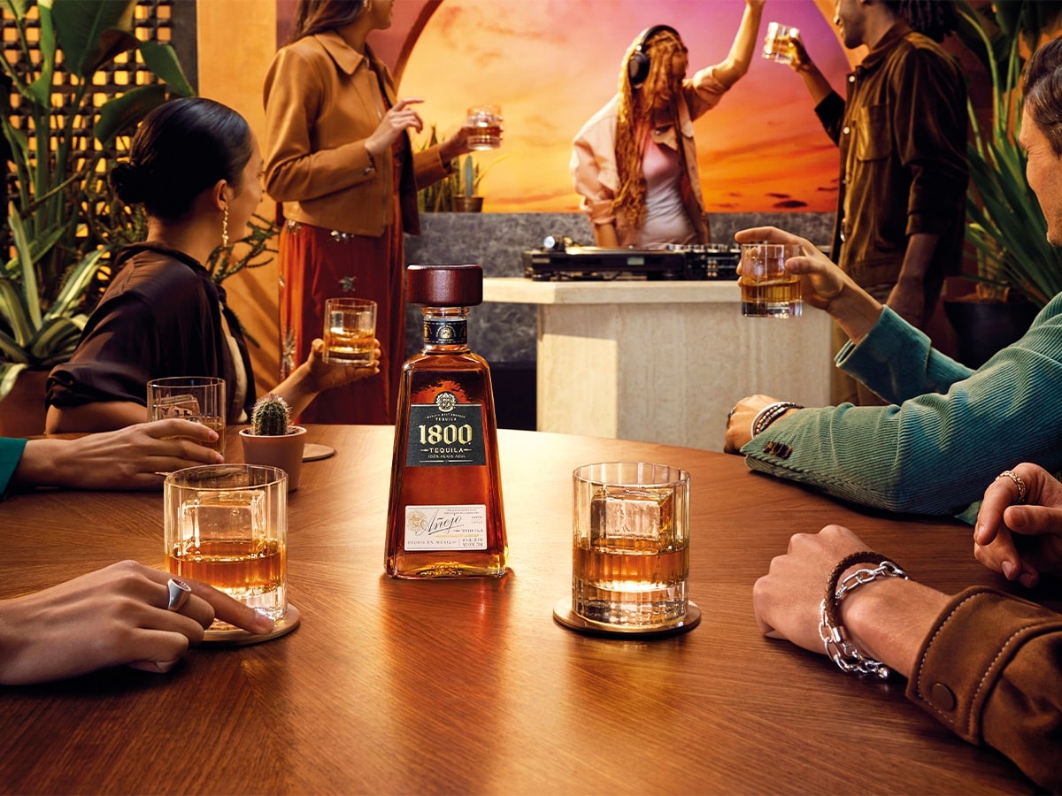 1800 tequila - old fashioned 0000 anejo withserve cmyk opt2