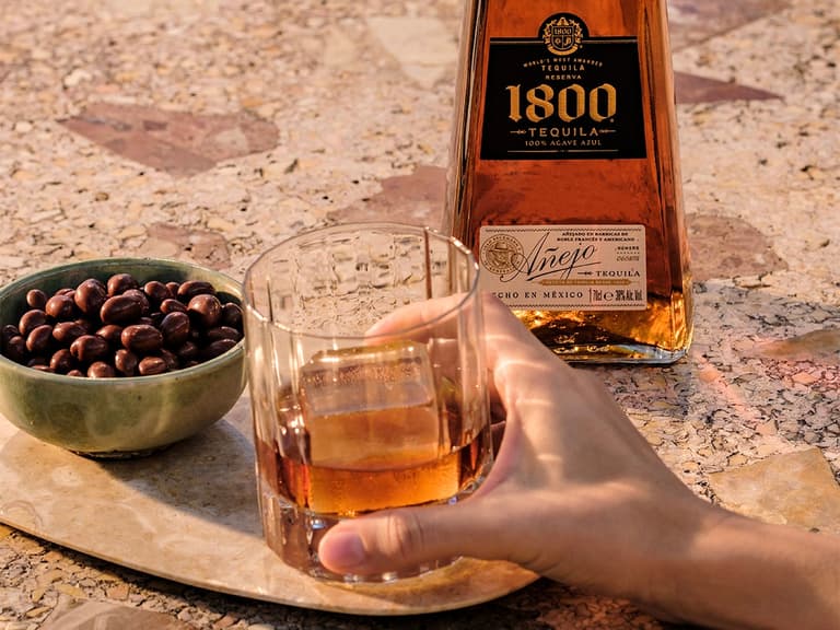1800 tequila - old fashioned 0001 1800 anejo 196 retouched