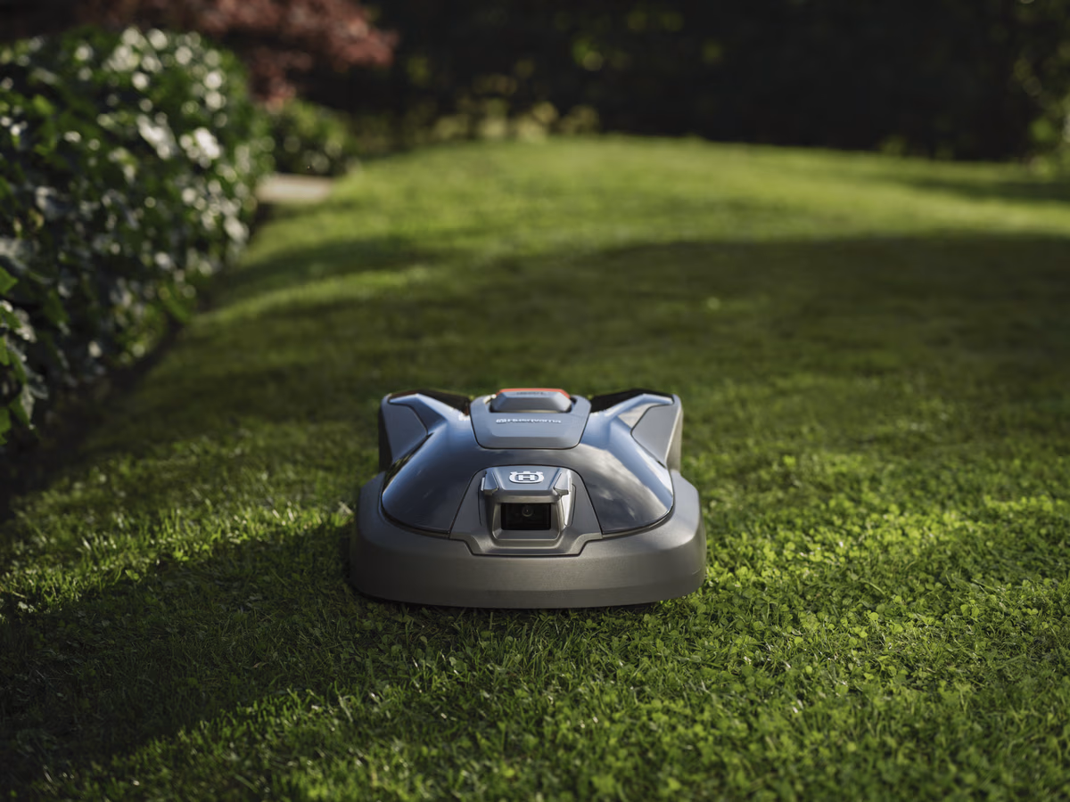 Husqvarna Automower® 308V | Image: Husqvarna