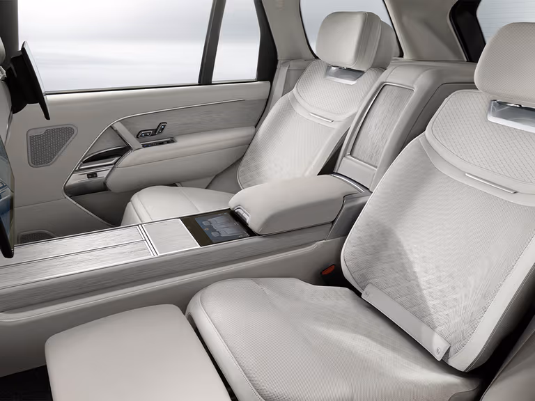 Range rover sv ultra sound system 0006 rr sv ultra 27my interior 05 290426