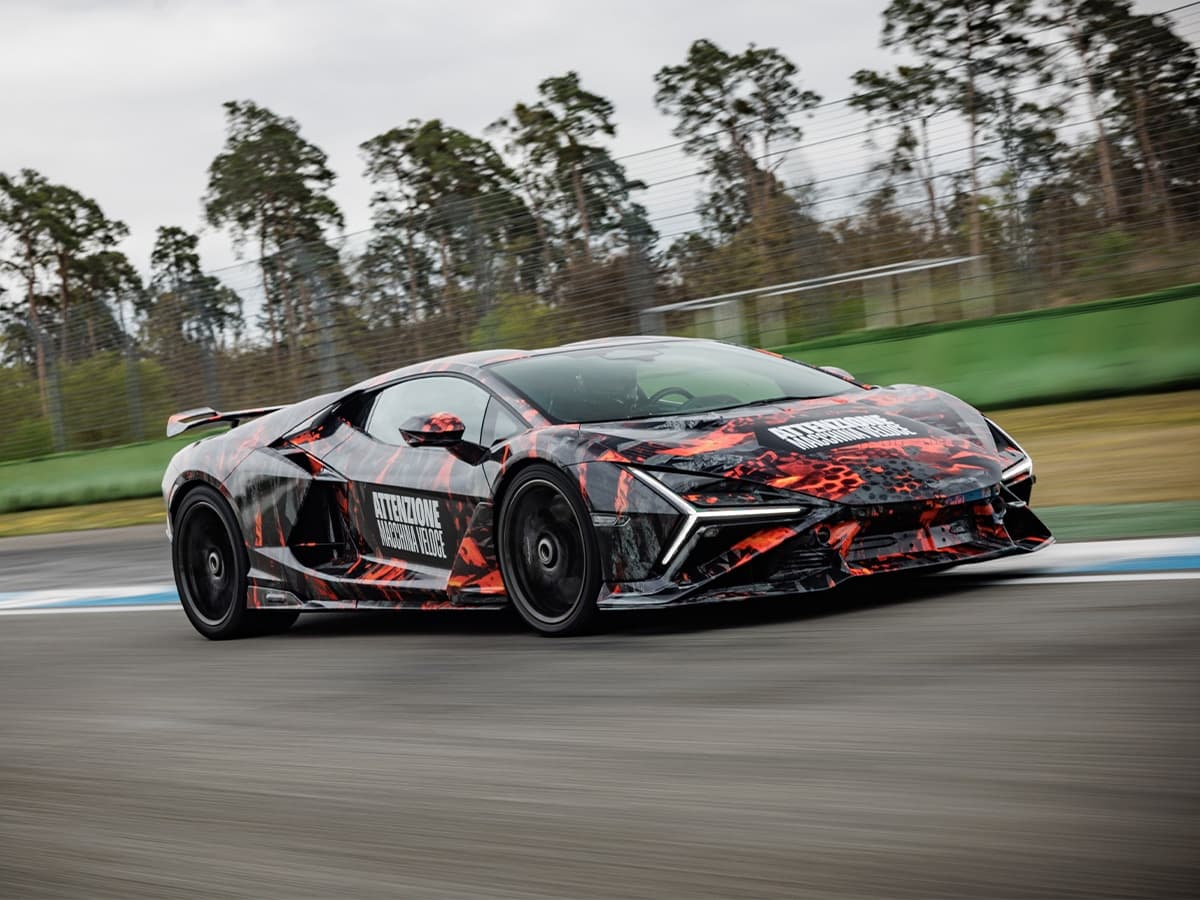 Lamborghini revuelto sv 0005 record lap at the hockenheimring - lamborghini revuelto sv 1