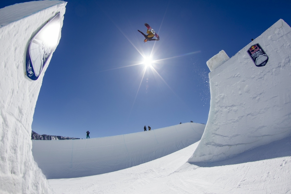 pro snowboarder scotty james