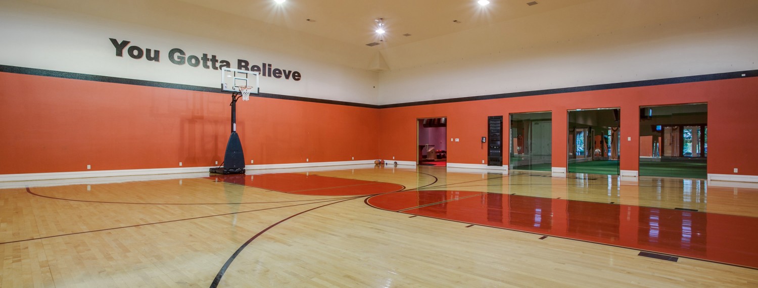 7 Airbnbs To Stay In With A Basketball Court Man Of Many